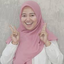 Puan Suraya Ahmad